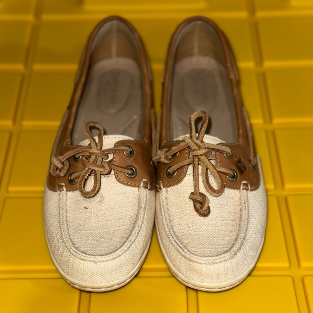 Sperry Women's Cream and Tan Boat Shoes